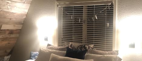 3 bedrooms, bed sheets