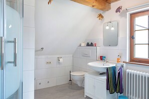 淋浴设施、吹风机、毛巾