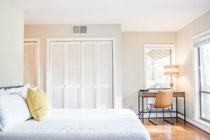 2 bedrooms, desk, iron/ironing board, free WiFi