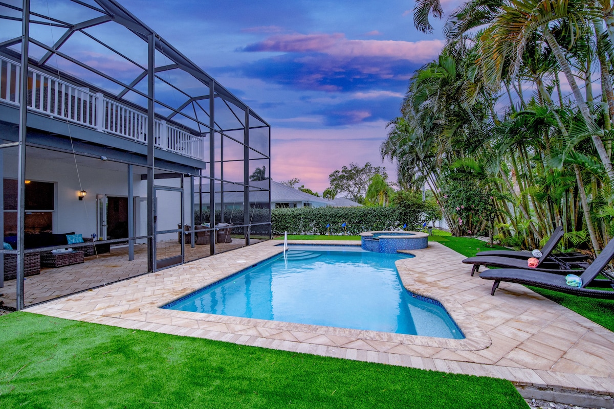 Photo 2 of Spacious 2-Story Villa with Pool & Putting Green