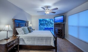 4 bedrooms, desk, iron/ironing board, travel cot