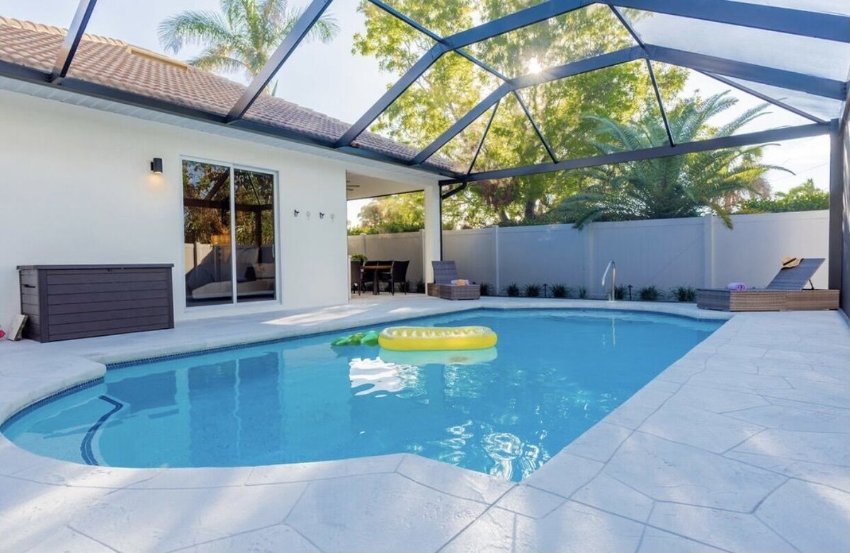 Photo 2 of 4 Bedroom Beach House with Heated Saltwater Pool