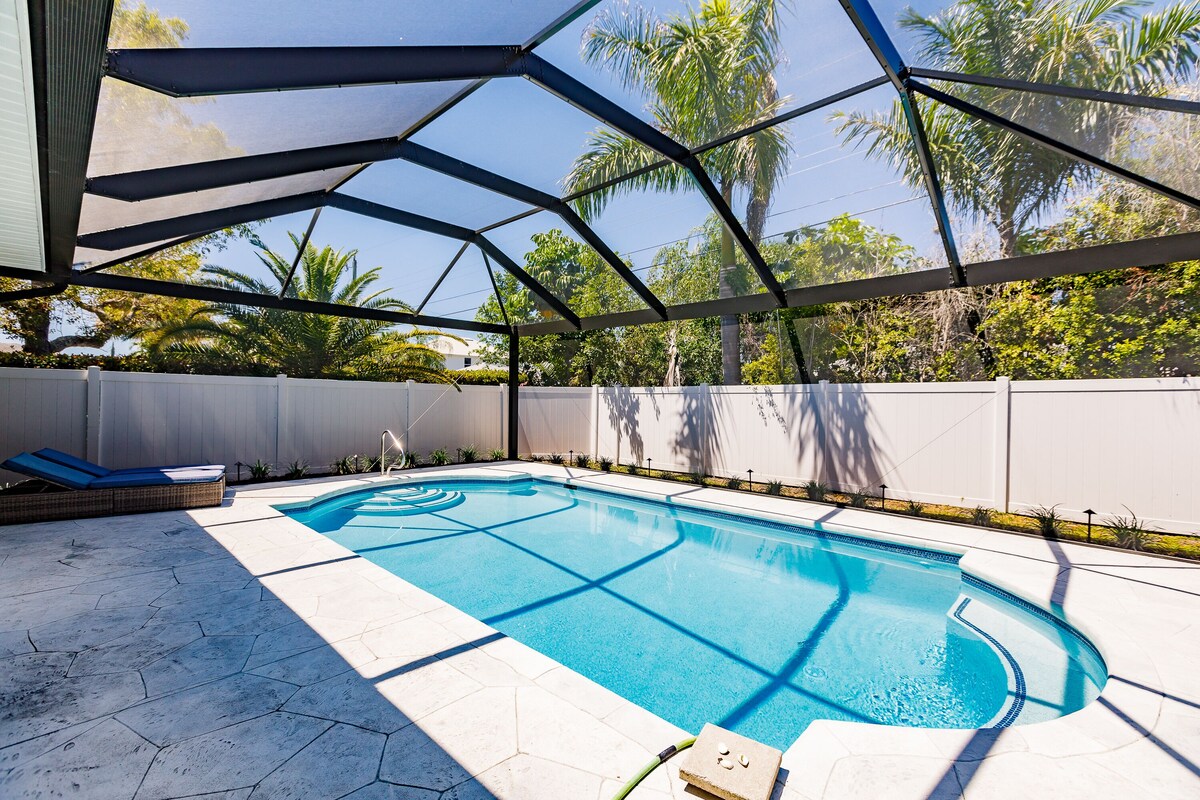 Photo 5 of 4 Bedroom Beach House with Heated Saltwater Pool