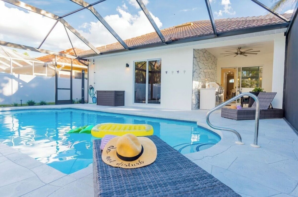 4 Bedroom Beach House with Heated Saltwater Pool