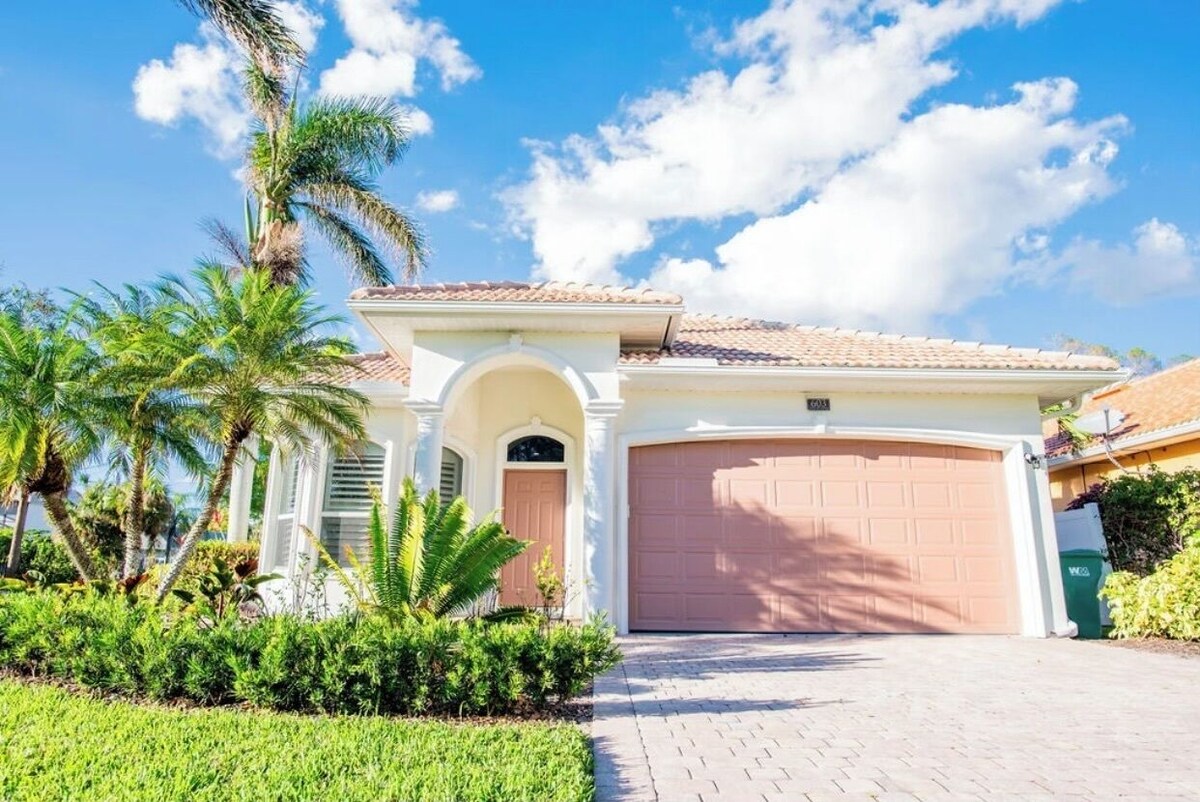 Photo 7 of 4 Bedroom Beach House with Heated Saltwater Pool