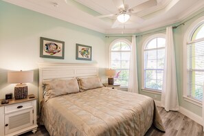 3 Schlafzimmer, Schreibtisch, Bügeleisen/Bügelbrett, Reisekinderbett