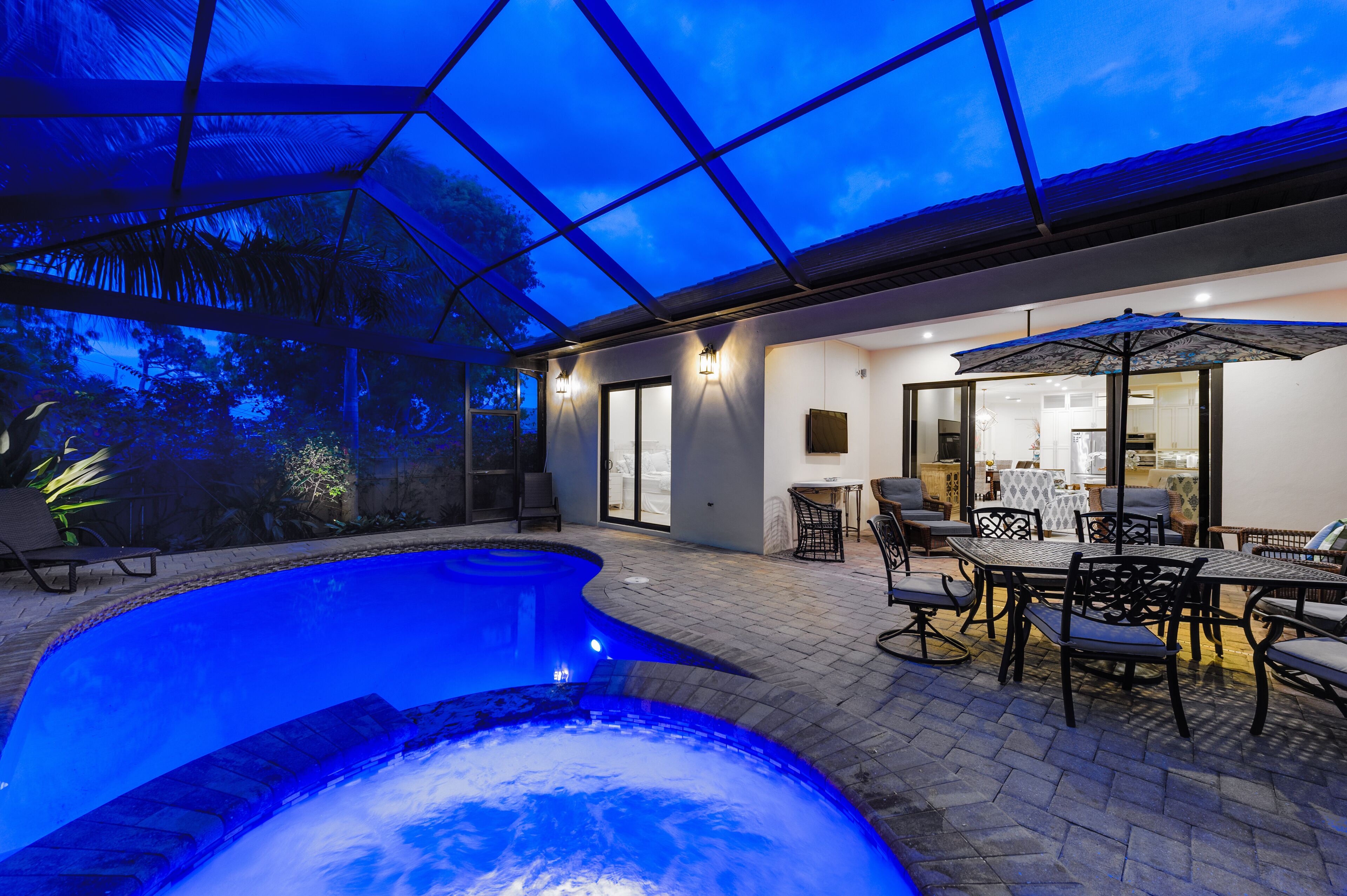 3BR/3BA Pool Home Located in North Naples.