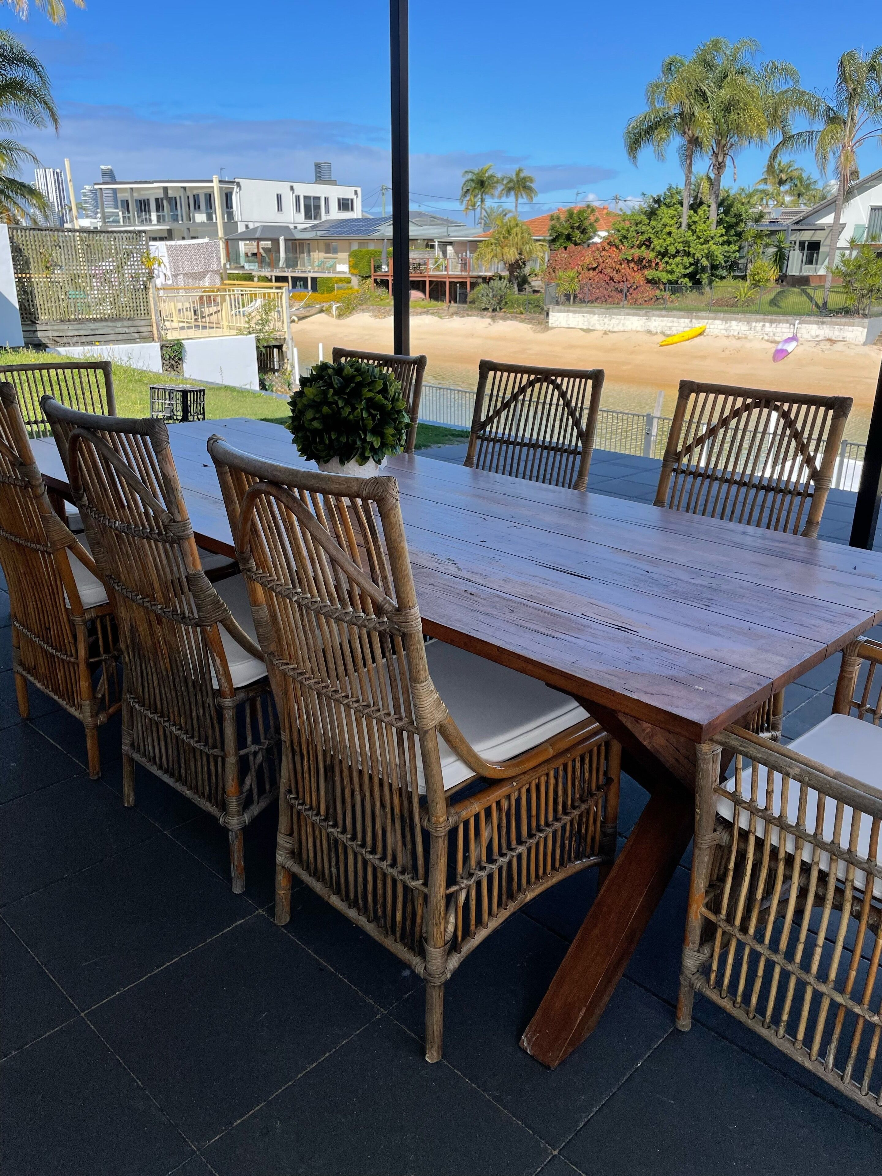 House on the water - 5 min to shopping / Restaurant Hub