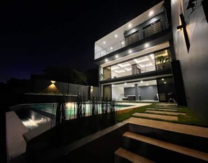 Pool - Spacious Hilltop Modern Home (Nuevo Cuscatlan)