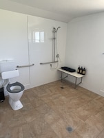 DELUXE 'GLAMPING' SAFARI TENT | Bathroom