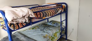 3 Schlafzimmer, Schreibtisch, Bügeleisen/Bügelbrett, kostenloses WLAN