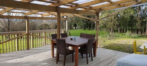 Outdoor dining - Peaceful Country Home 15 mins to Whangarei (Maungakaramea)