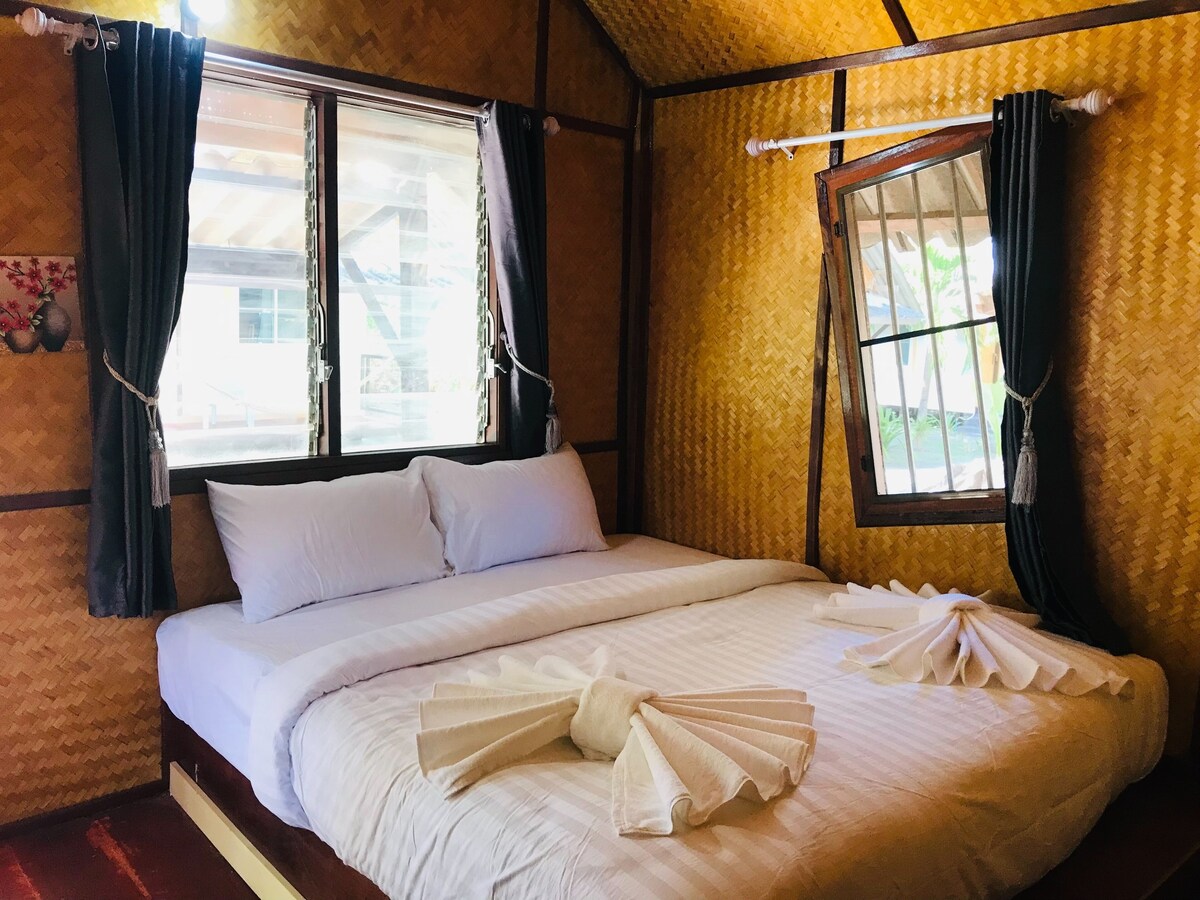 Lipe Garden Beach Resort 