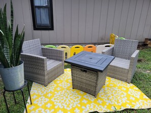 Terrace/patio - Cozy 2 bedroom 42 ft RV located in the heart of Jacksonville (Jacksonville)