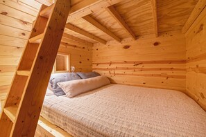 3 slaapkamers, een strijkplank/strijkijzer, gratis wifi, beddengoed