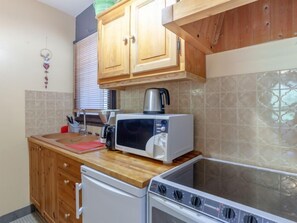 ثلاجة، فرن، غسالة أطباق، محمصة خبز