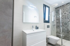 Doccia, asciugacapelli, asciugamani