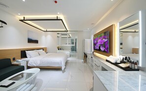 Room (Boutique (65-inch TV whirlpool bathtu) | 1 bedroom, free WiFi, bed sheets - Wonju WJ Hotel Full House (Wonju)