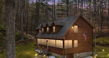 Sleepy Hollow 5BR Cabin - National Park, Hot Tub