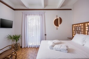 Luxury Villa | 4 bedrooms, premium bedding, pillowtop beds, in-room safe