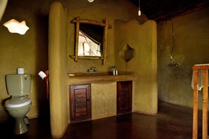 Deluxe Tent | Bathroom | Rainfall showerhead, free toiletries, hair dryer, bathrobes - Ikoma Bush Camp (Serengeti)
