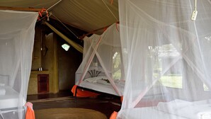 Deluxe Tent - Ikoma Bush Camp (Serengeti)