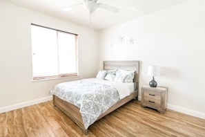 4 bedrooms, iron/ironing board