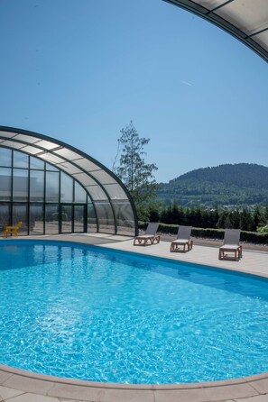 Indoor pool, seasonal outdoor pool, sun loungers - Village de vacances La Bolle (Saint-Die)
