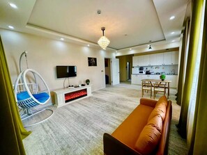 Dobbeltrom – business | Skrivebord, skrivebord for bærbar PC og wi-fi (inkludert)