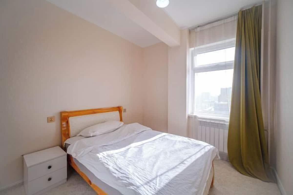 2 bedrooms, desk, laptop workspace, free WiFi