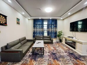 Departamento Deluxe | Escritorio, espacio para trabajar con laptop y wifi gratis