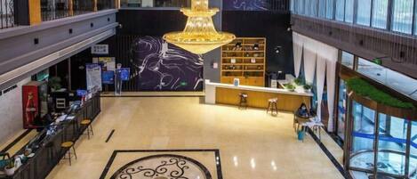 Lobby lounge