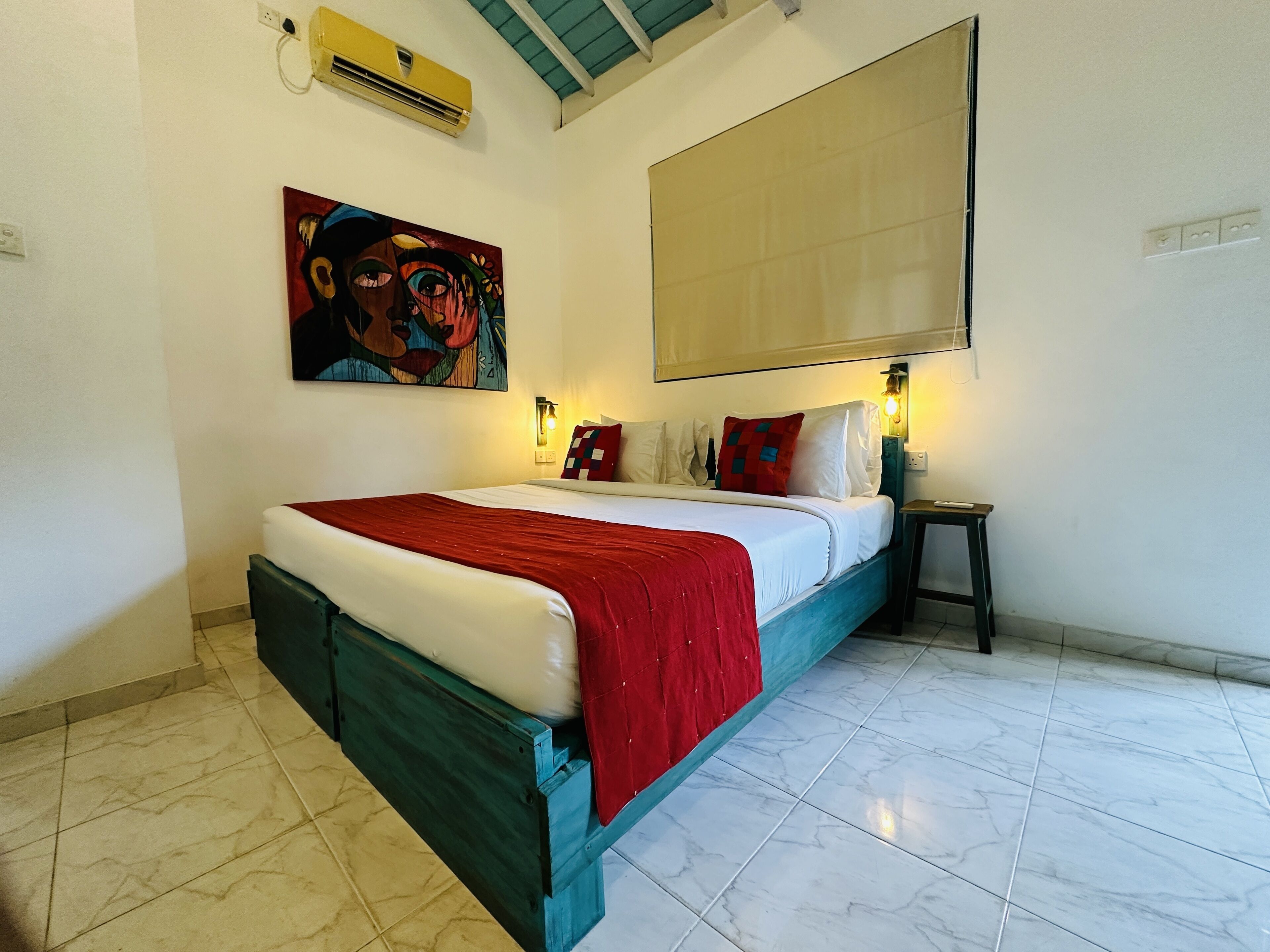 Habitación cuádruple familiar, para no fumadores | Cortinas blackout, tabla de planchar con plancha y ropa de cama 