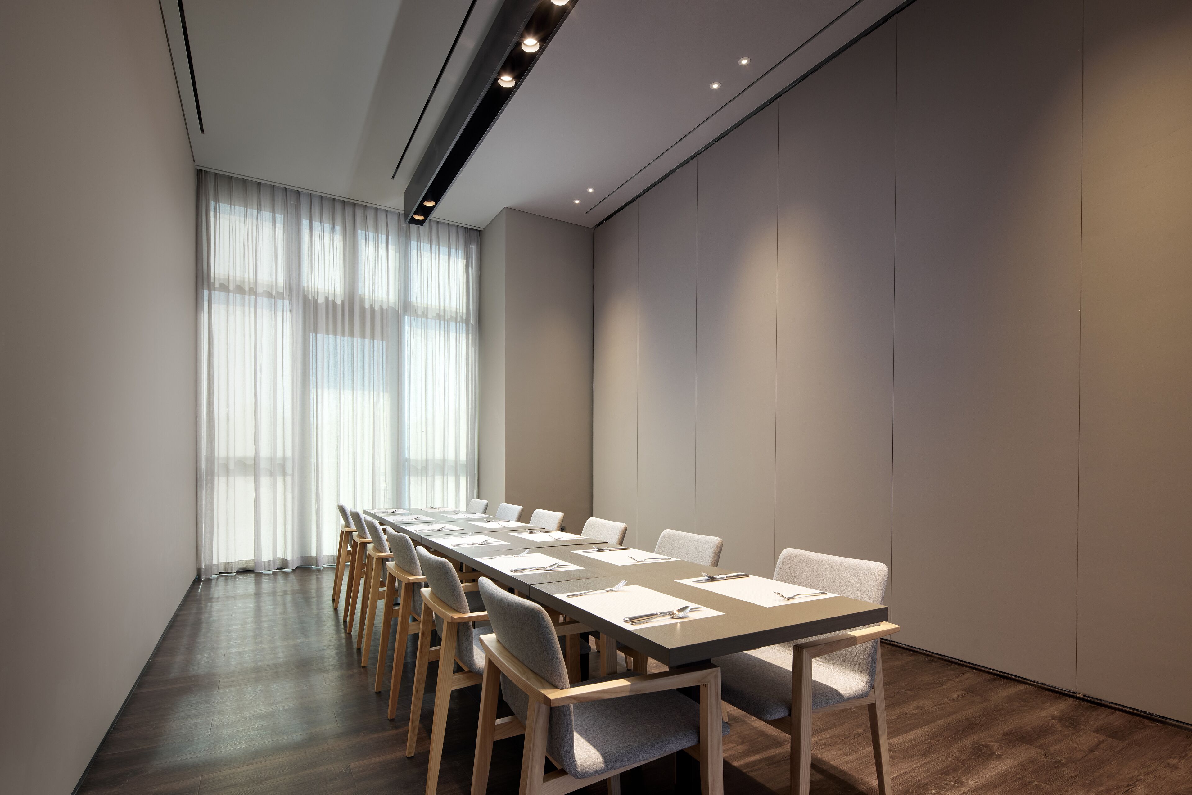 breakfast and dinner served