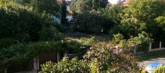 Central and quiet apartment in a garden district close to the Prague Castle