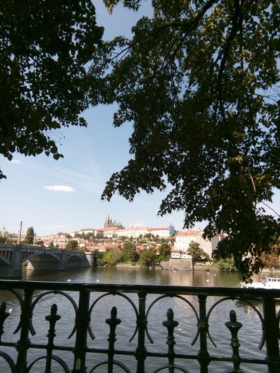 Central and quiet apartment in a garden district close to the Prague Castle