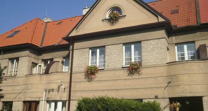 Central and quiet apartment in a garden district close to the Prague Castle