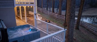 Stonemont Farm Cottage with Hot Tub! in Keswick near Vineyards