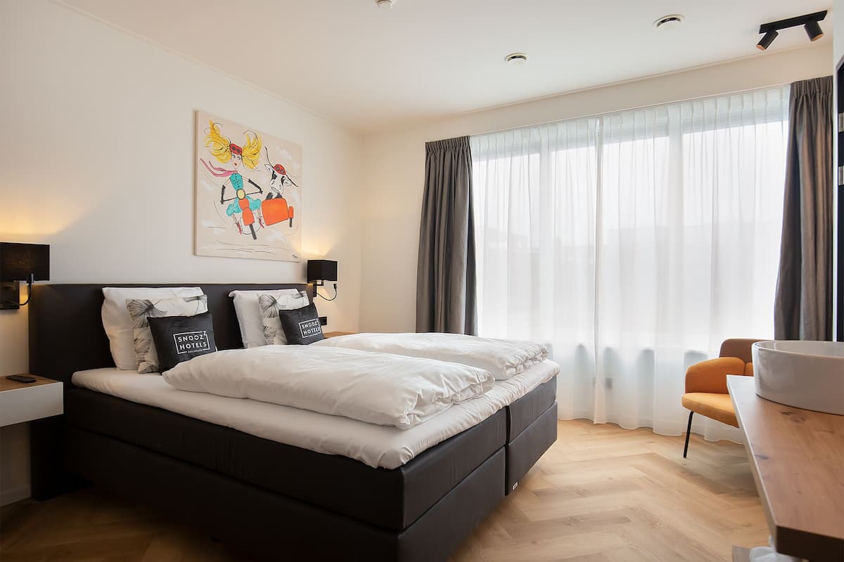 Standard-Doppelzimmer | Schreibtisch, laptopgeeigneter Arbeitsplatz, kostenloses WLAN