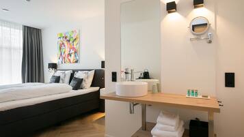 Desk, laptop workspace, free WiFi, bed sheets