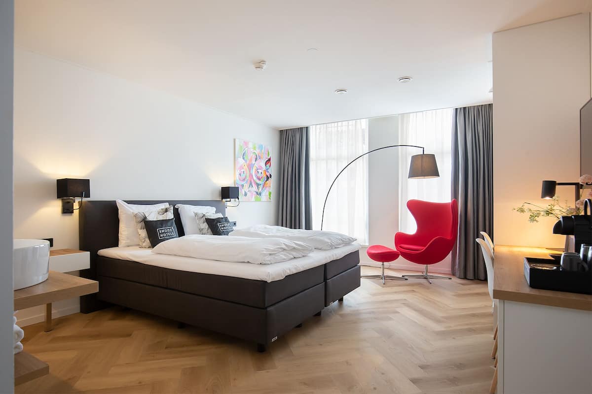 Comfort-Doppelzimmer | Schreibtisch, laptopgeeigneter Arbeitsplatz, kostenloses WLAN