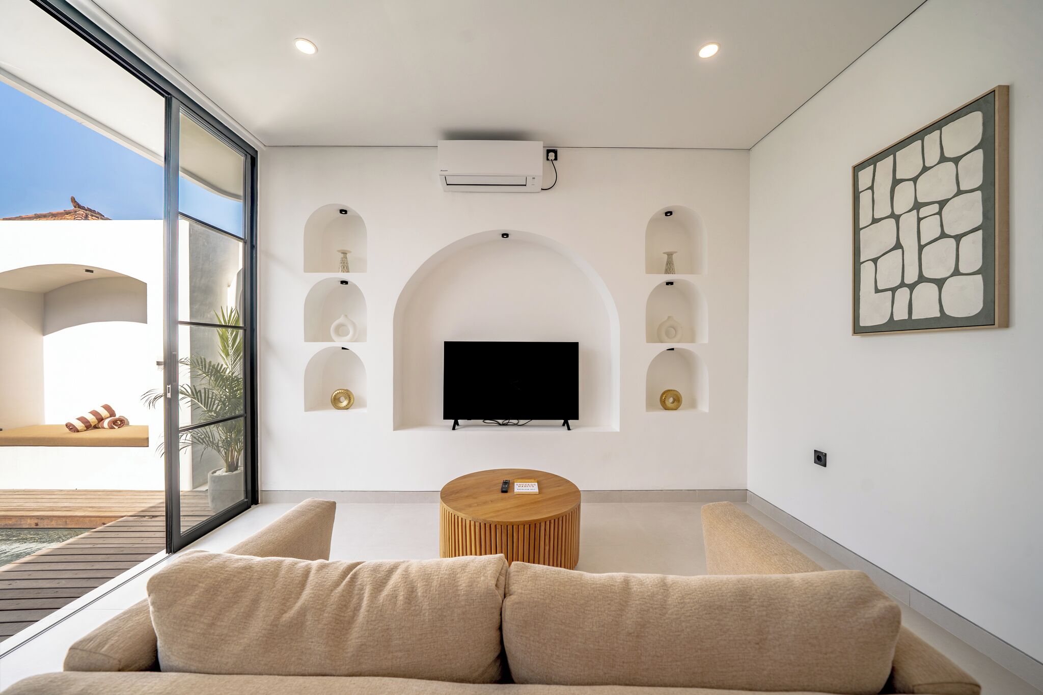 Vila, 1 quarto, banheira | Área de estar | TV de tela plana 34 polegadas com canais digitais, TV