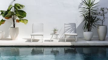 Kolam renang outdoor