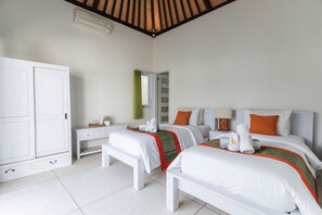 Villa, 3 Bedrooms | Egyptian cotton sheets, premium bedding, in-room safe, free WiFi - Villa Shanti (Pecatu)
