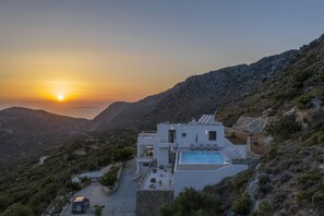 Front of property - Aires Villa (Agios Nikolaos)