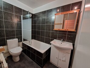 Bathroom - Modern studio at the slopes with south-facing balcony (La Plagne)