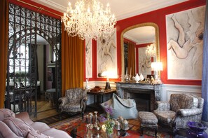 20-cm TV with cable channels - LE GRAND DUC (Valenciennes)