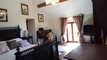 3 Schlafzimmer, Schreibtisch, BĂŒgeleisen/BĂŒgelbrett, Reisekinderbett