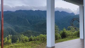 Basic Quadruple Room | Free WiFi, bed sheets