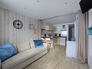 Flat-screen TV - Comfortable renovated studio, south balcony, ski-in/ski-out (Plagne Aime 2000)